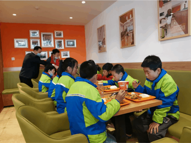 午餐.gif 午餐.gif